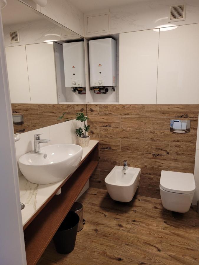 Apartment 6/3 *