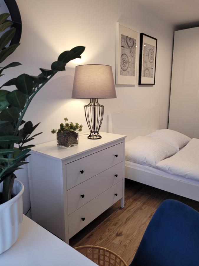 Apartment 6/3 Pless